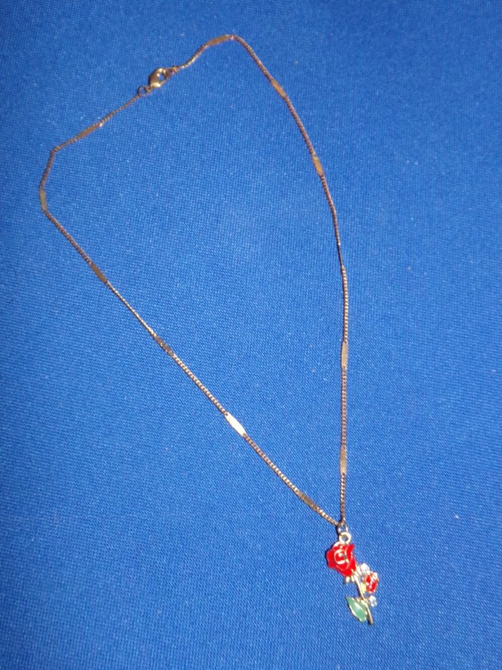 Antiqued Metal Red "Enameled" Roses & 2 Clear Side Stones Pendant Necklace